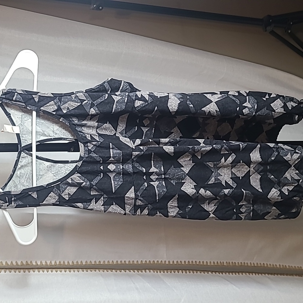 Lucy keyhole black activewear workout tank Size Large